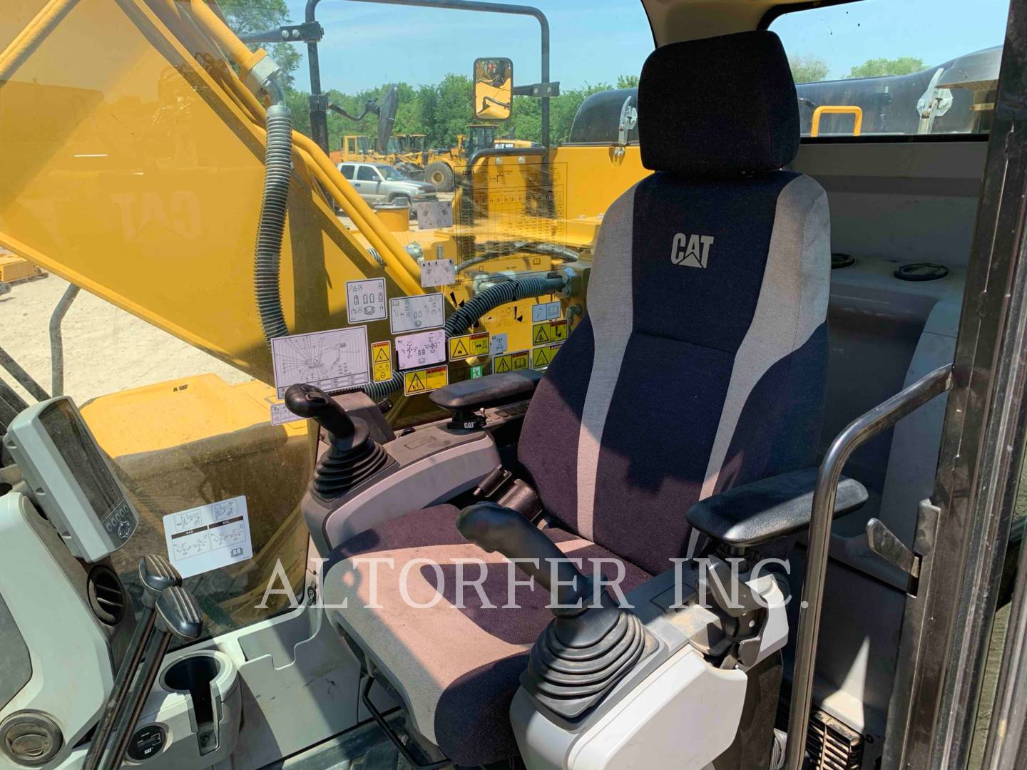 2017 Caterpillar 323FL TH Excavator