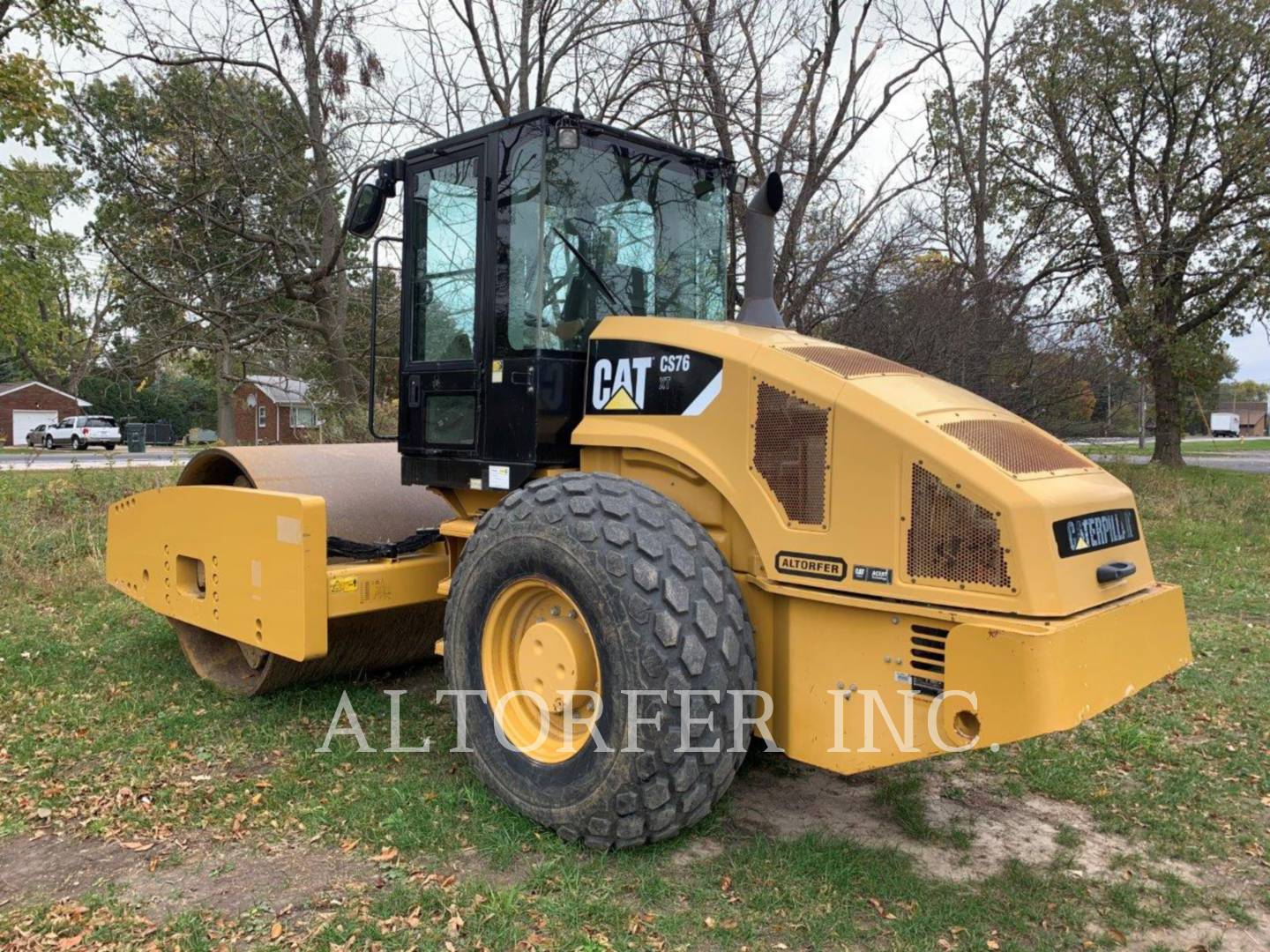 2011 Caterpillar CS76 XT Vibratory Single