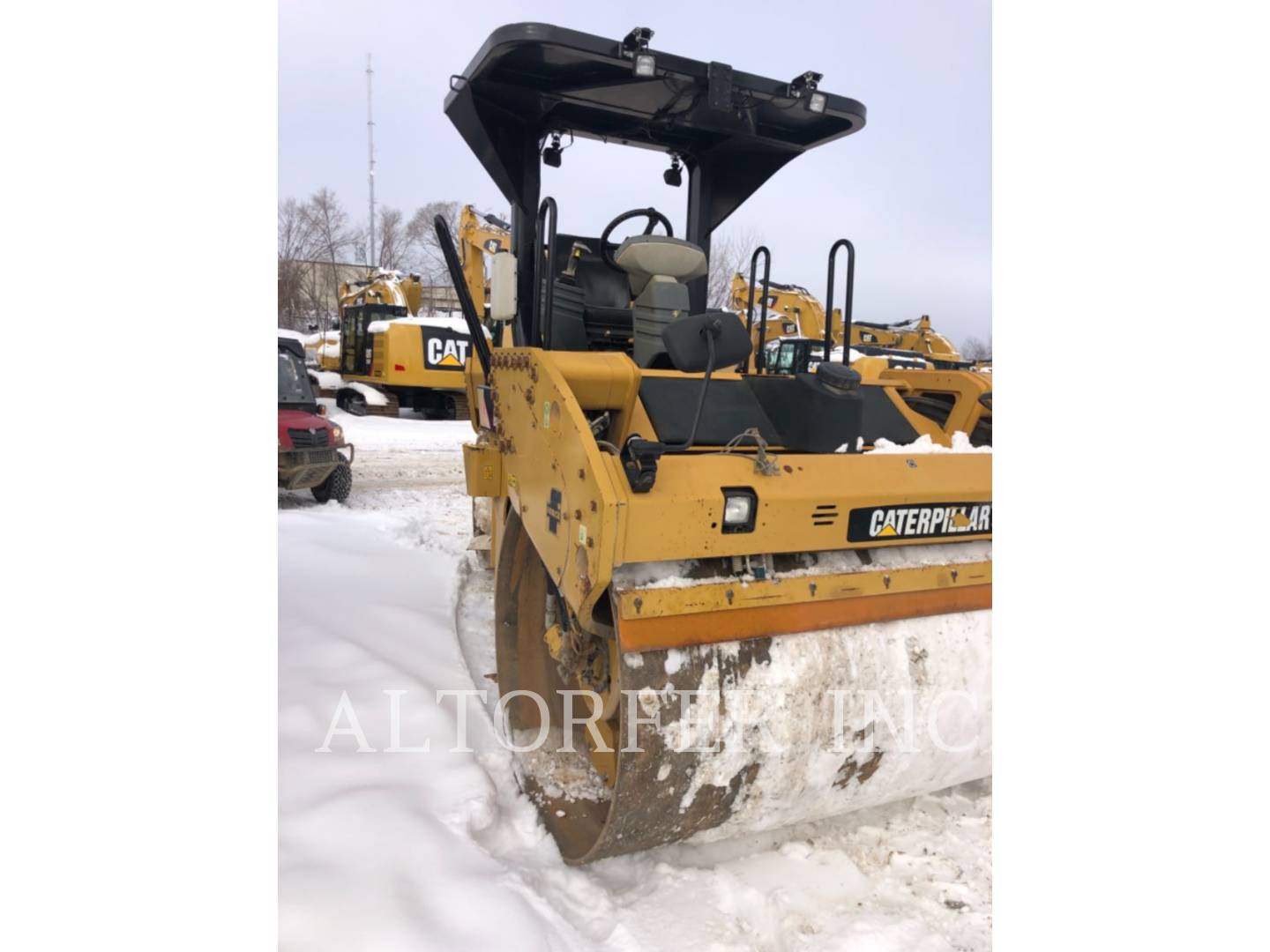 2014 Caterpillar CB64 Vibratory Double