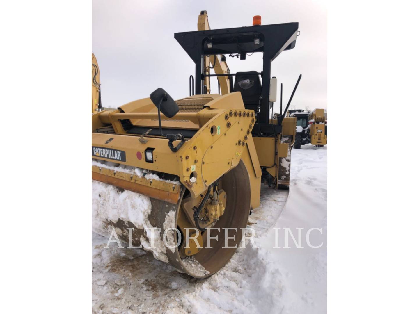 2014 Caterpillar CB64 Vibratory Double