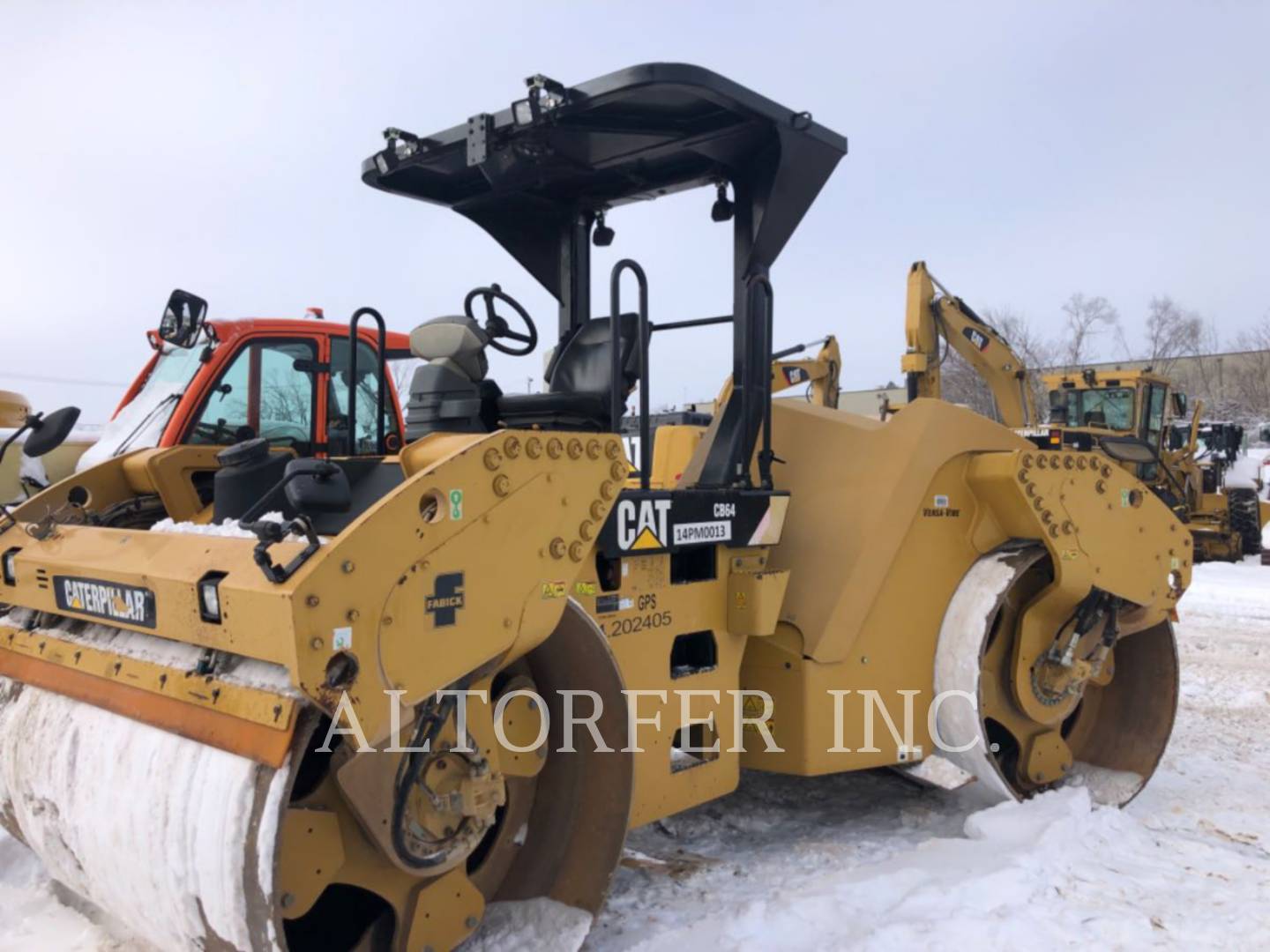 2014 Caterpillar CB64 Vibratory Double