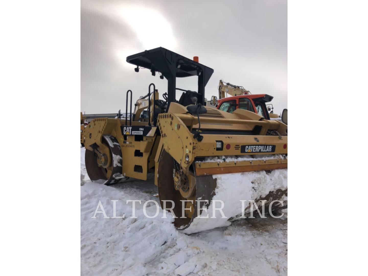 2014 Caterpillar CB64 Vibratory Double