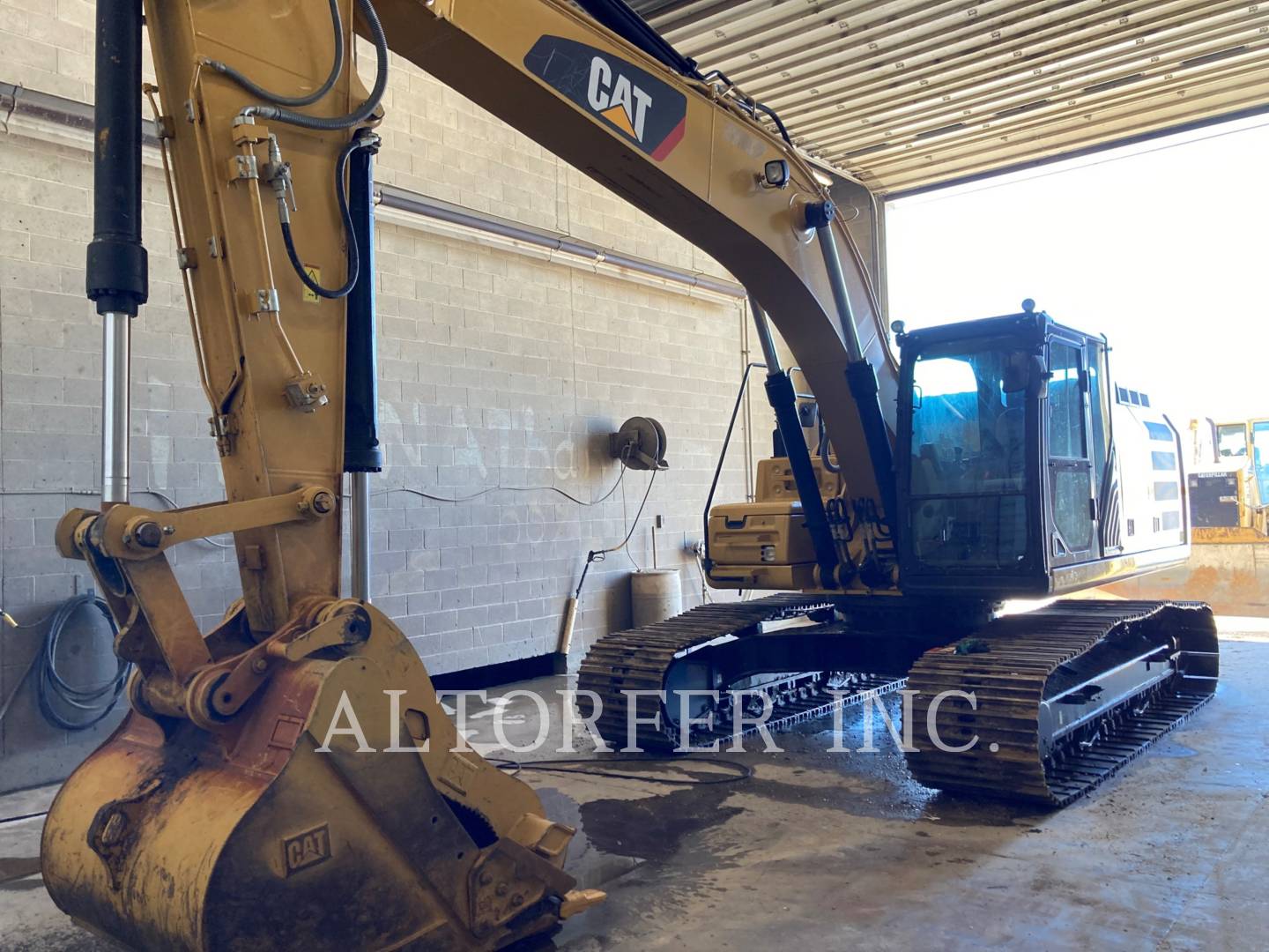 2018 Caterpillar 326FL TH Excavator