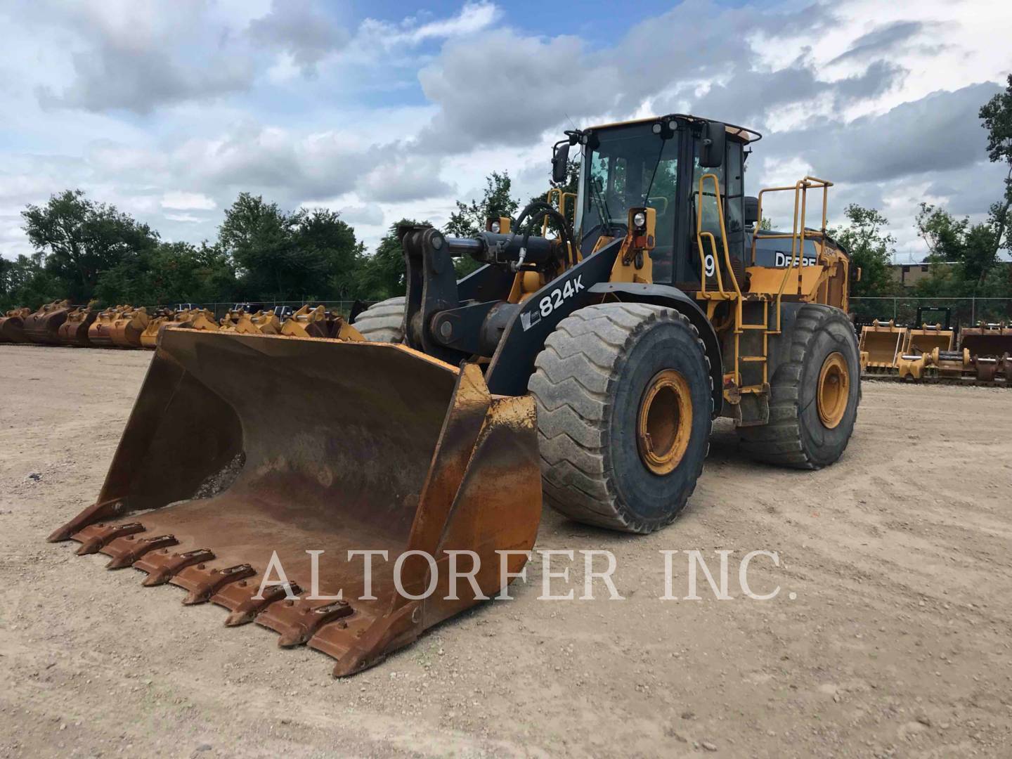 2010 John Deere 824K Wheel Loader