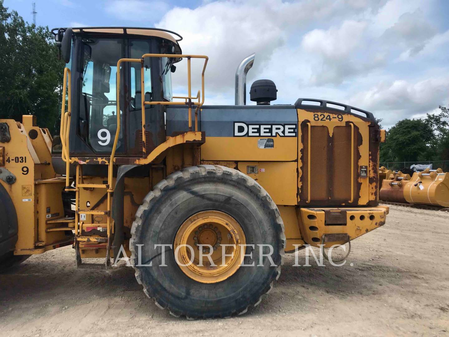 2010 John Deere 824K Wheel Loader