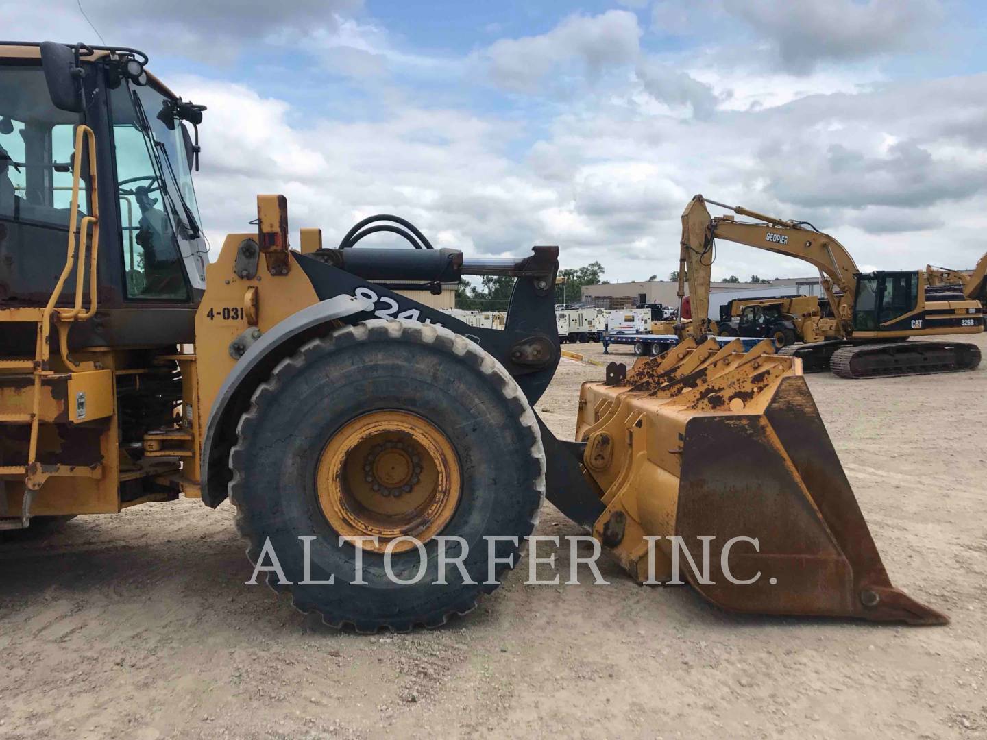 2010 John Deere 824K Wheel Loader