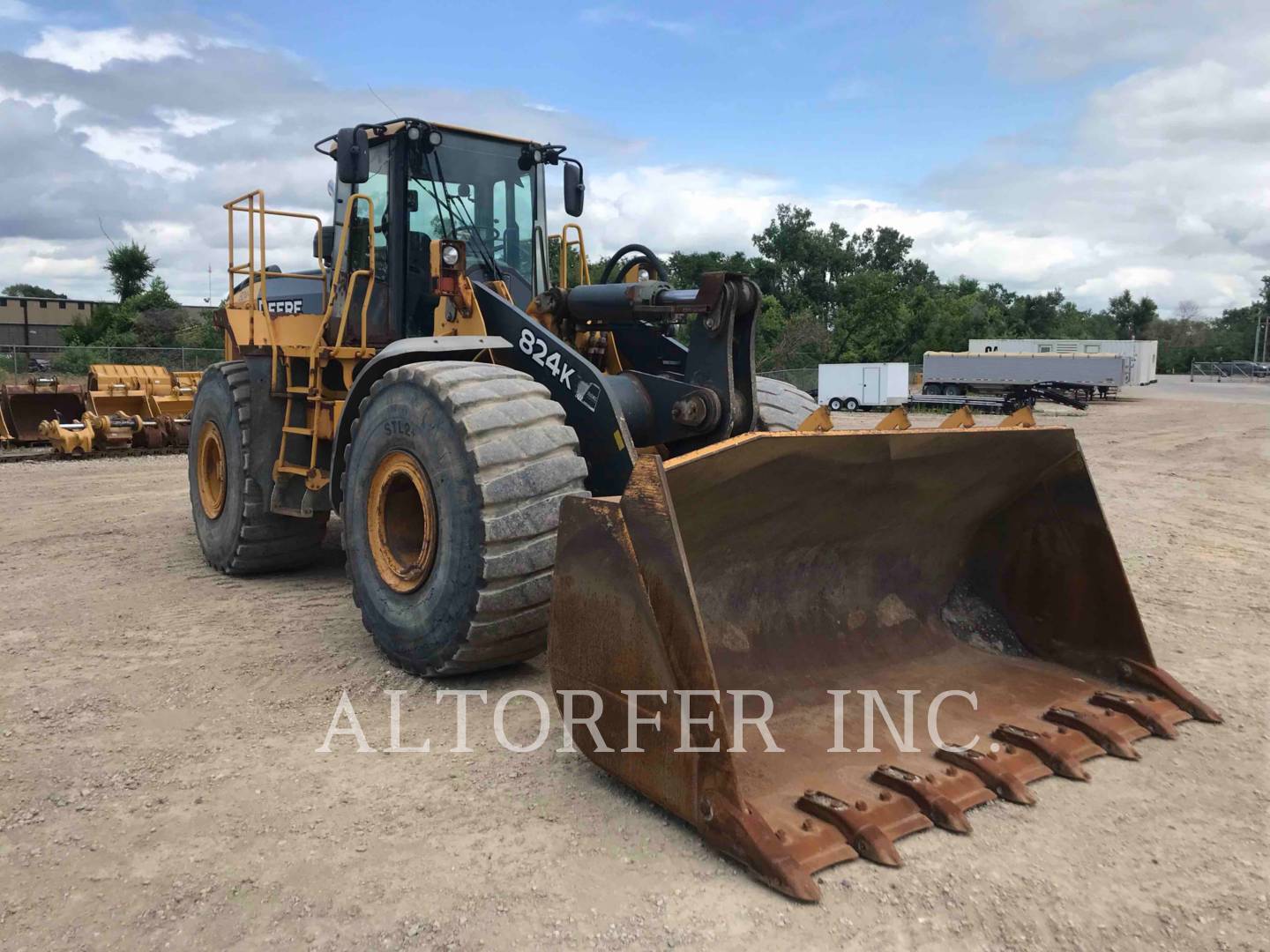 2010 John Deere 824K Wheel Loader