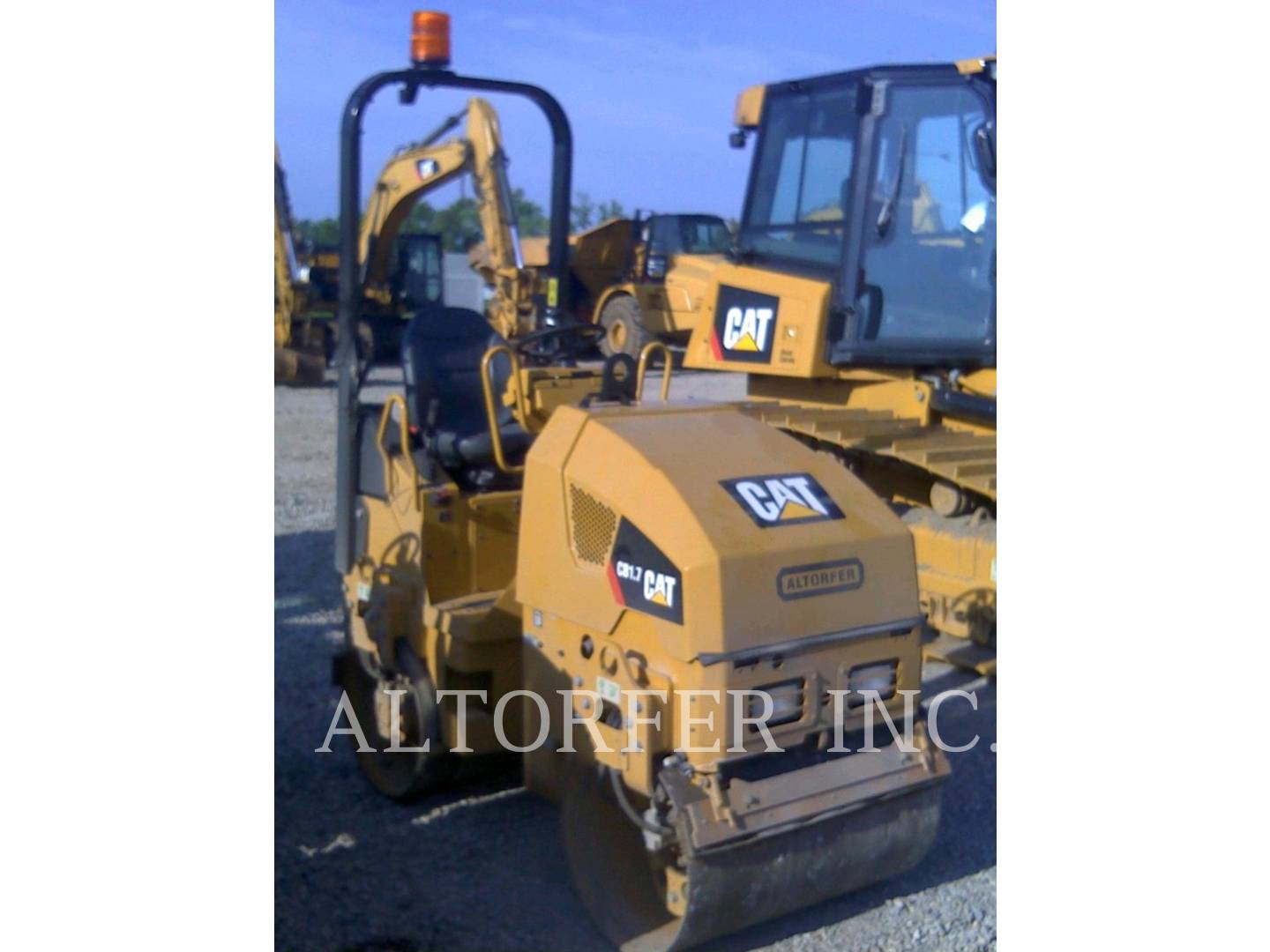 2019 Caterpillar CB1.7 Vibratory Double