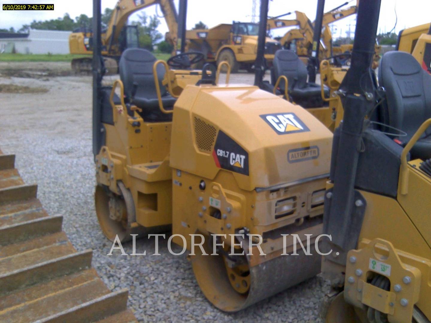 2019 Caterpillar CB1.7 Vibratory Double