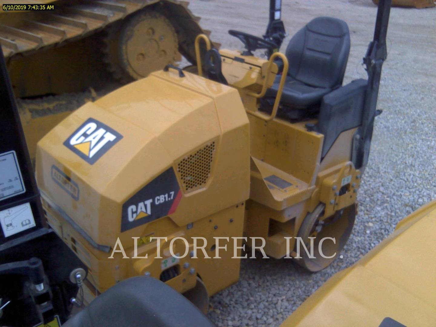 2019 Caterpillar CB1.7 Vibratory Double