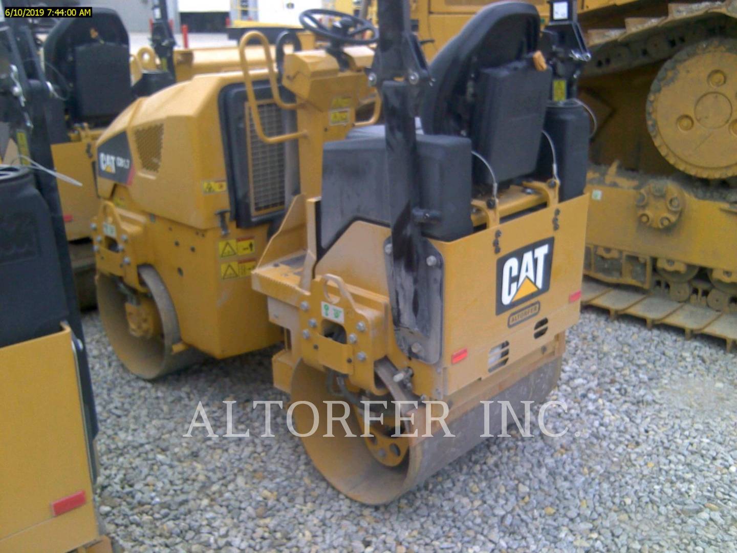 2019 Caterpillar CB1.7 Vibratory Double