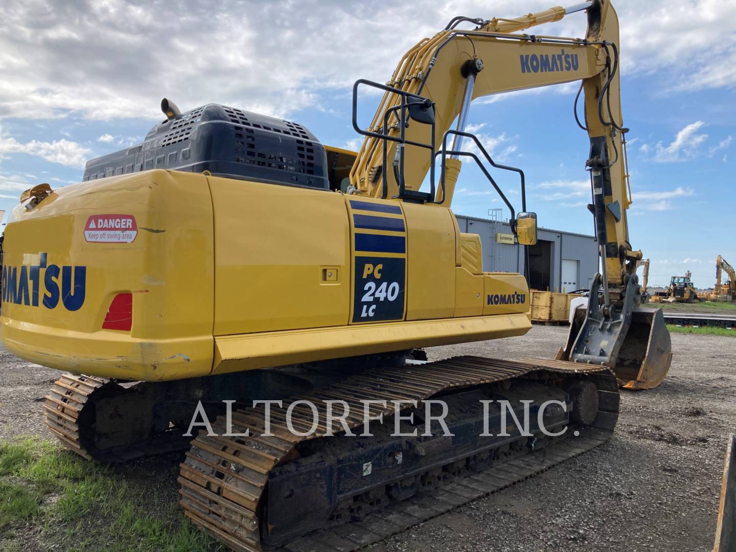 2020 Komatsu PC240LC-11 Excavator