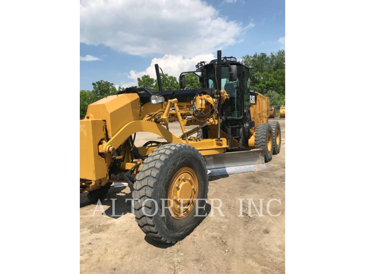 2018 Caterpillar 12M3 AWD Grader - Road