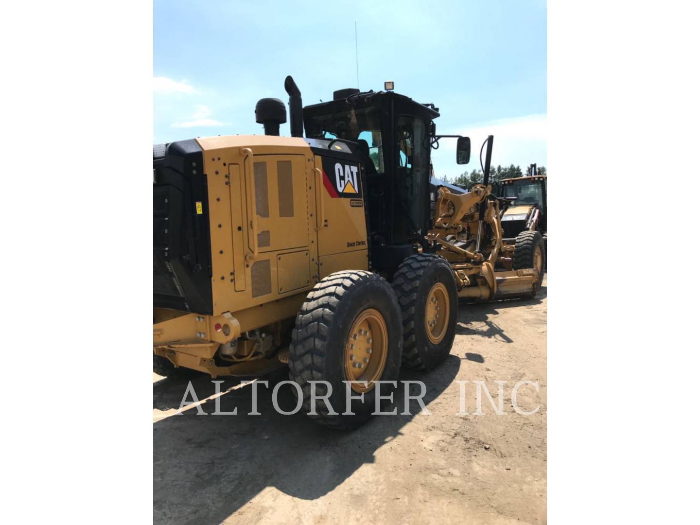 2018 Caterpillar 12M3 AWD Grader - Road