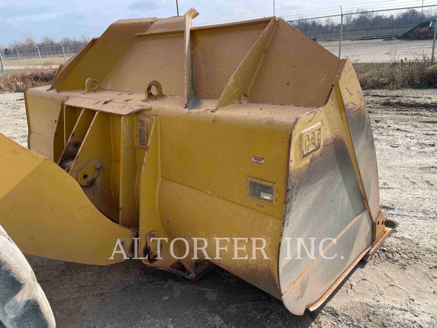 2017 Caterpillar 972M Wheel Loader