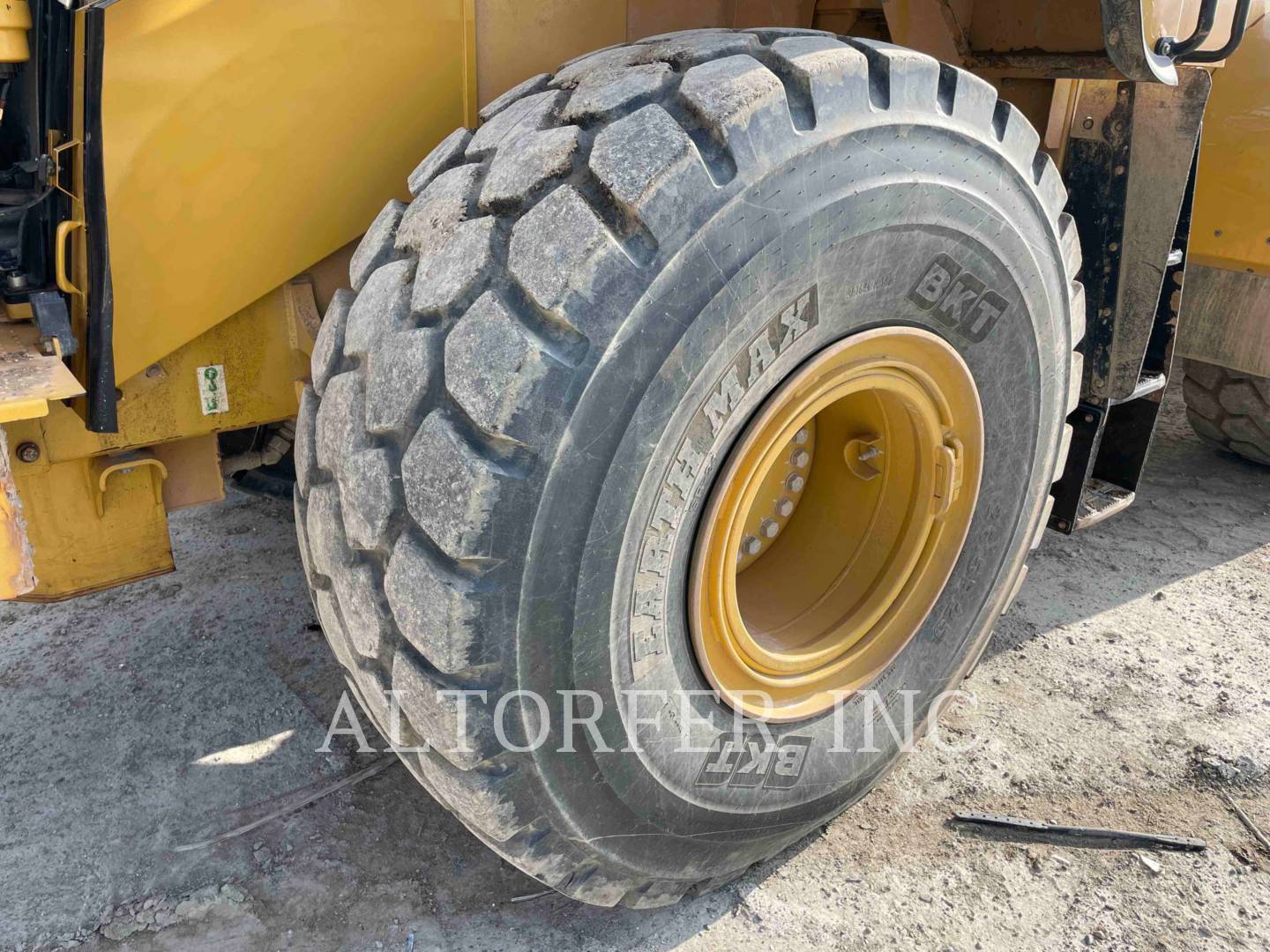 2017 Caterpillar 972M Wheel Loader