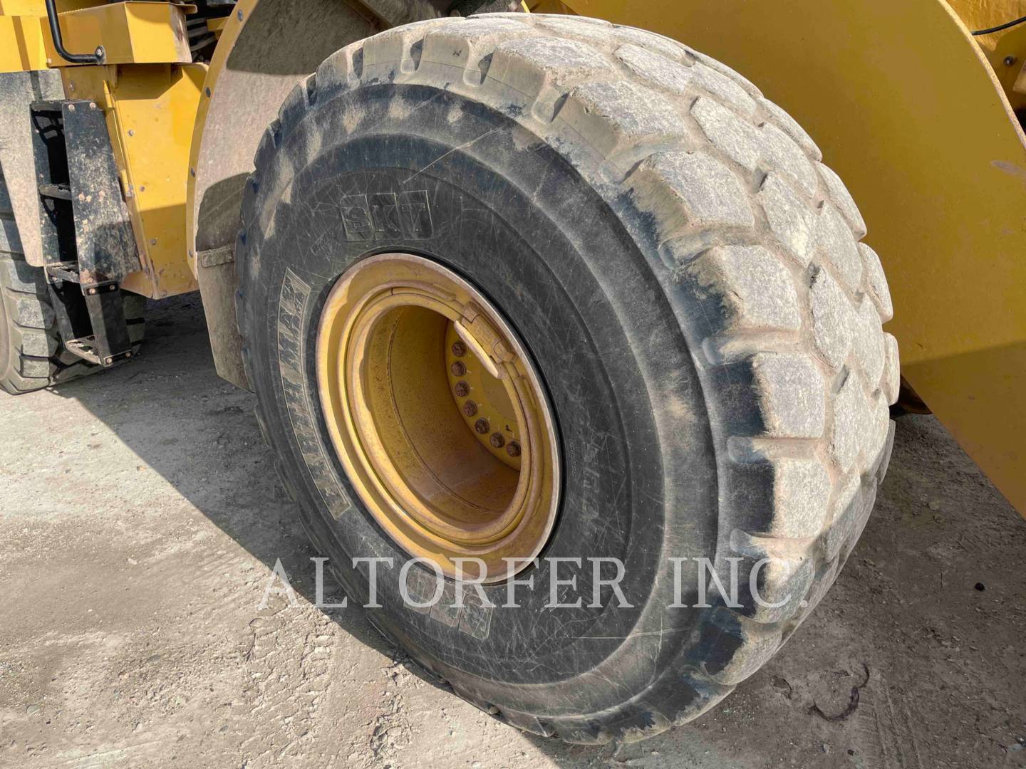 2017 Caterpillar 972M Wheel Loader