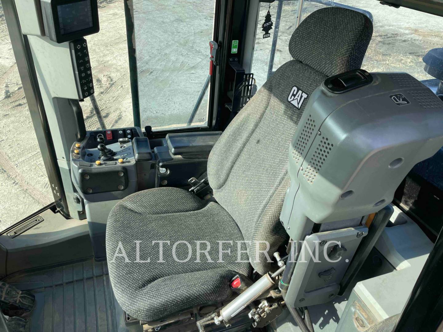 2017 Caterpillar 972M Wheel Loader