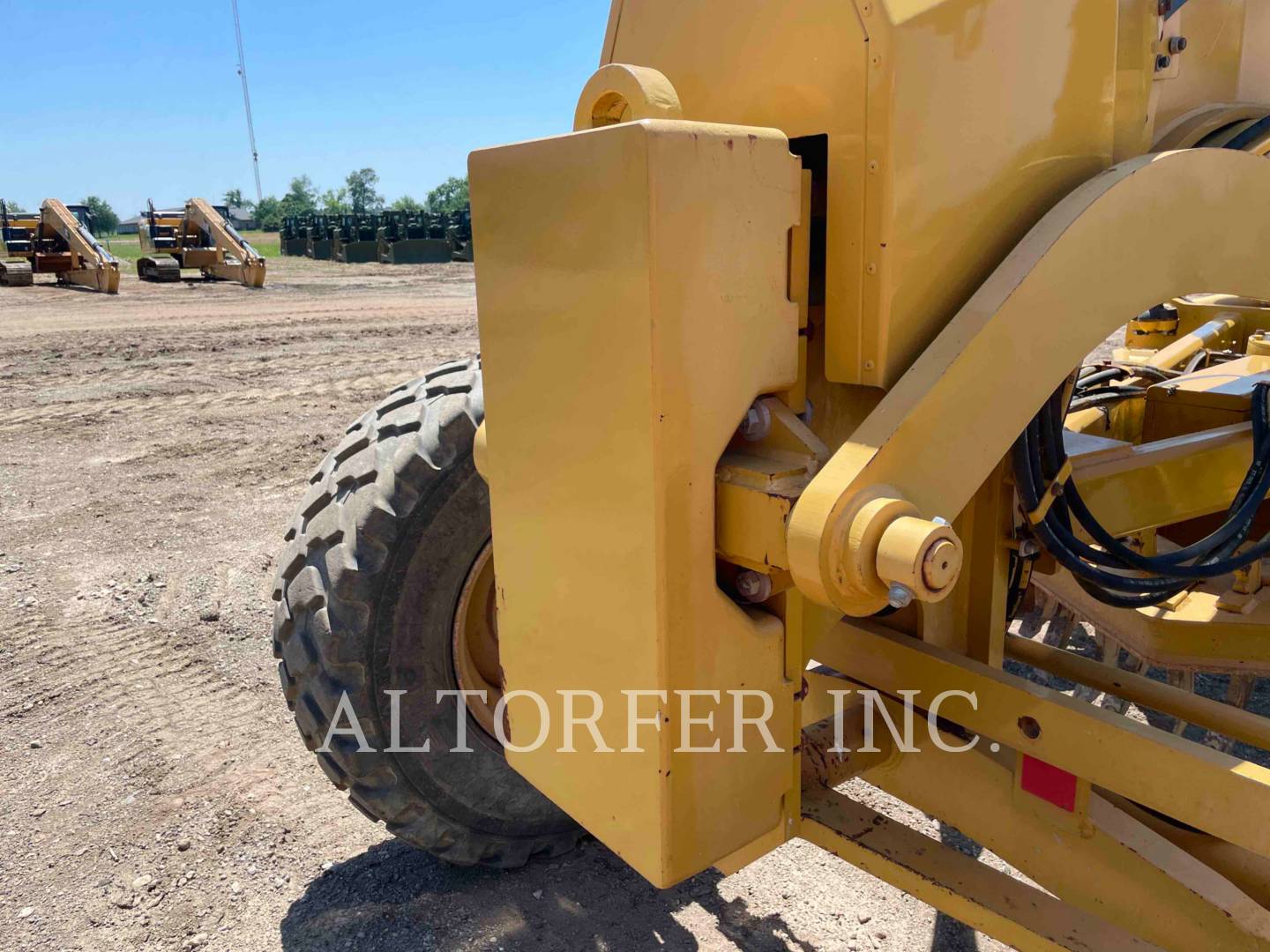 2014 Caterpillar 12M3 Grader - Road