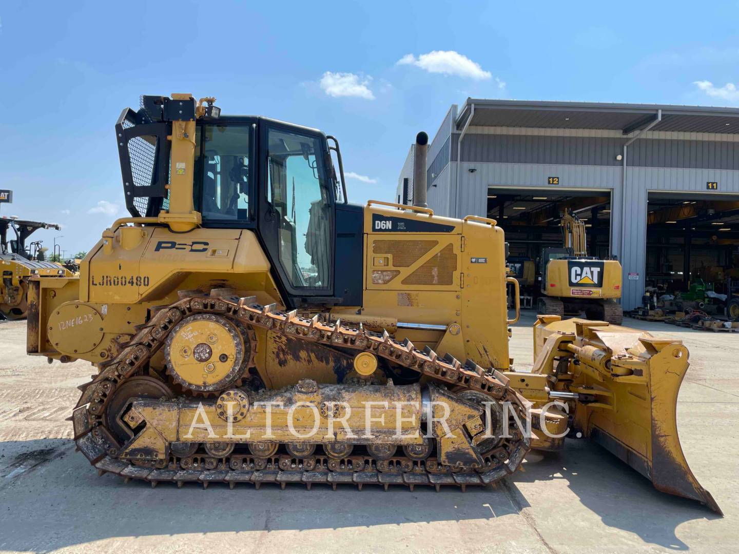 2011 Caterpillar D6N XL W Dozer