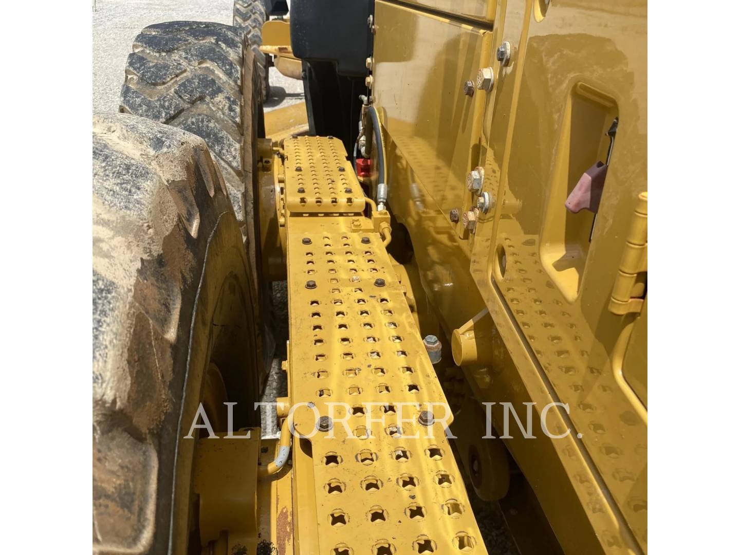 2016 Caterpillar 12M3 Grader - Road