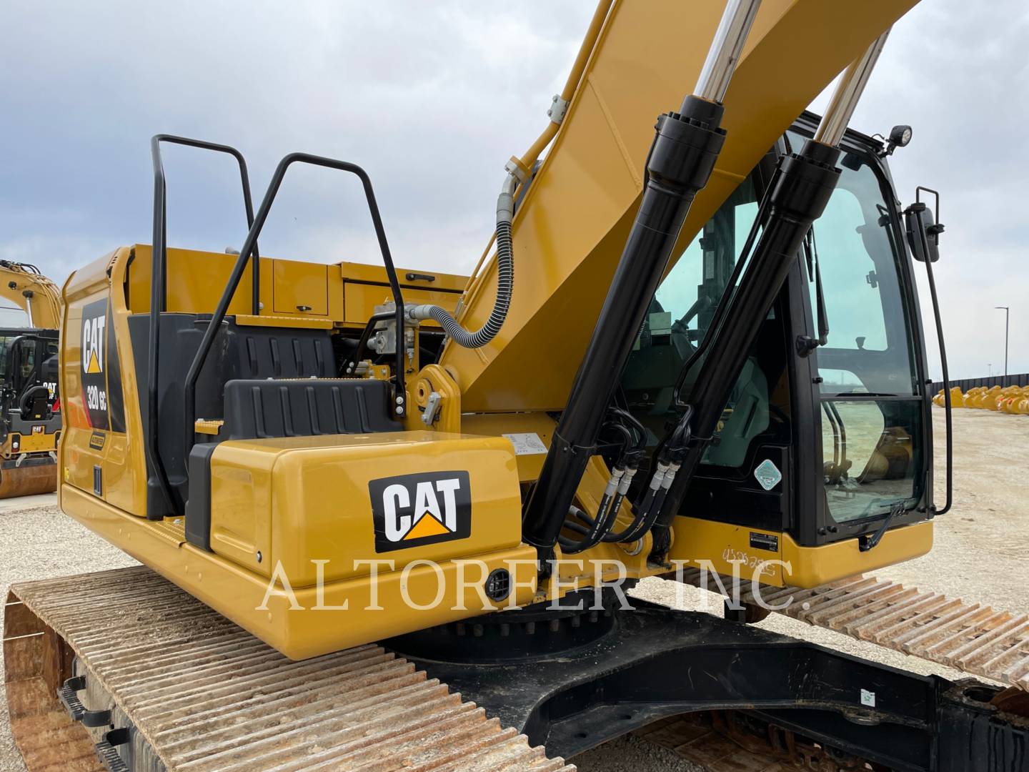 2019 Caterpillar 320 GC TH Excavator