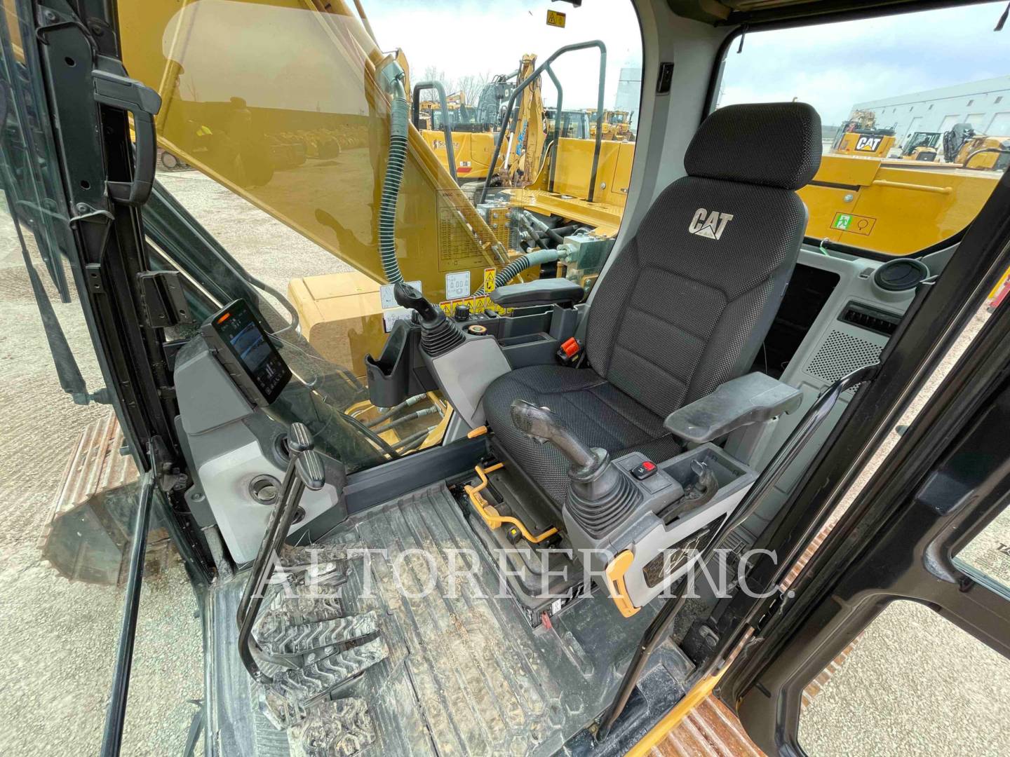 2019 Caterpillar 320 GC TH Excavator