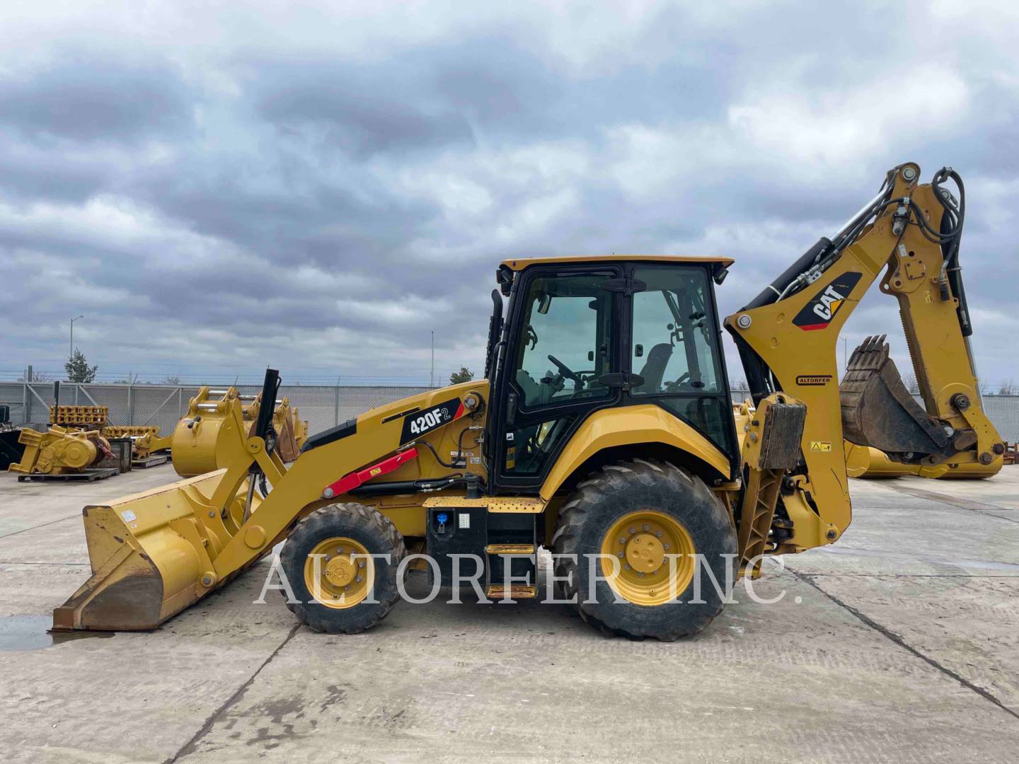 2017 Caterpillar 420F2ST Tractor Loader Backhoe