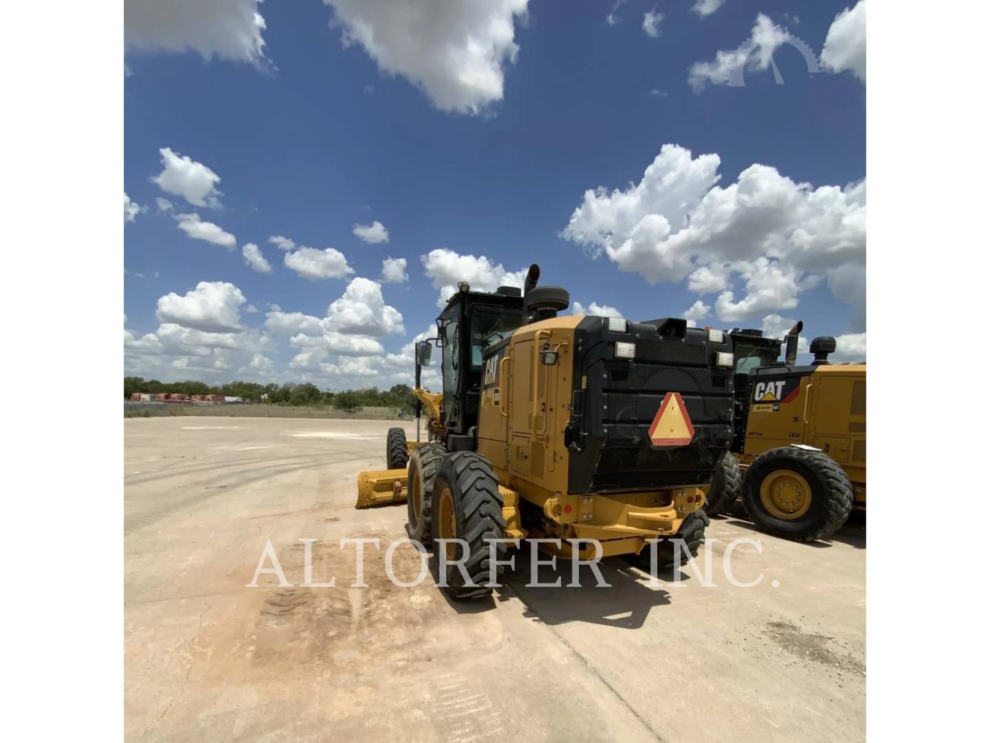 2016 Caterpillar 12M3 Grader - Road