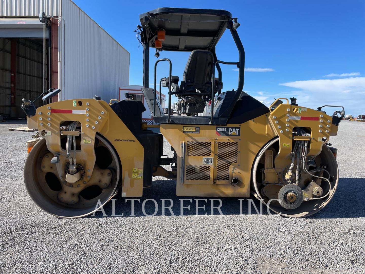 2016 Caterpillar CB66B Vibratory Double