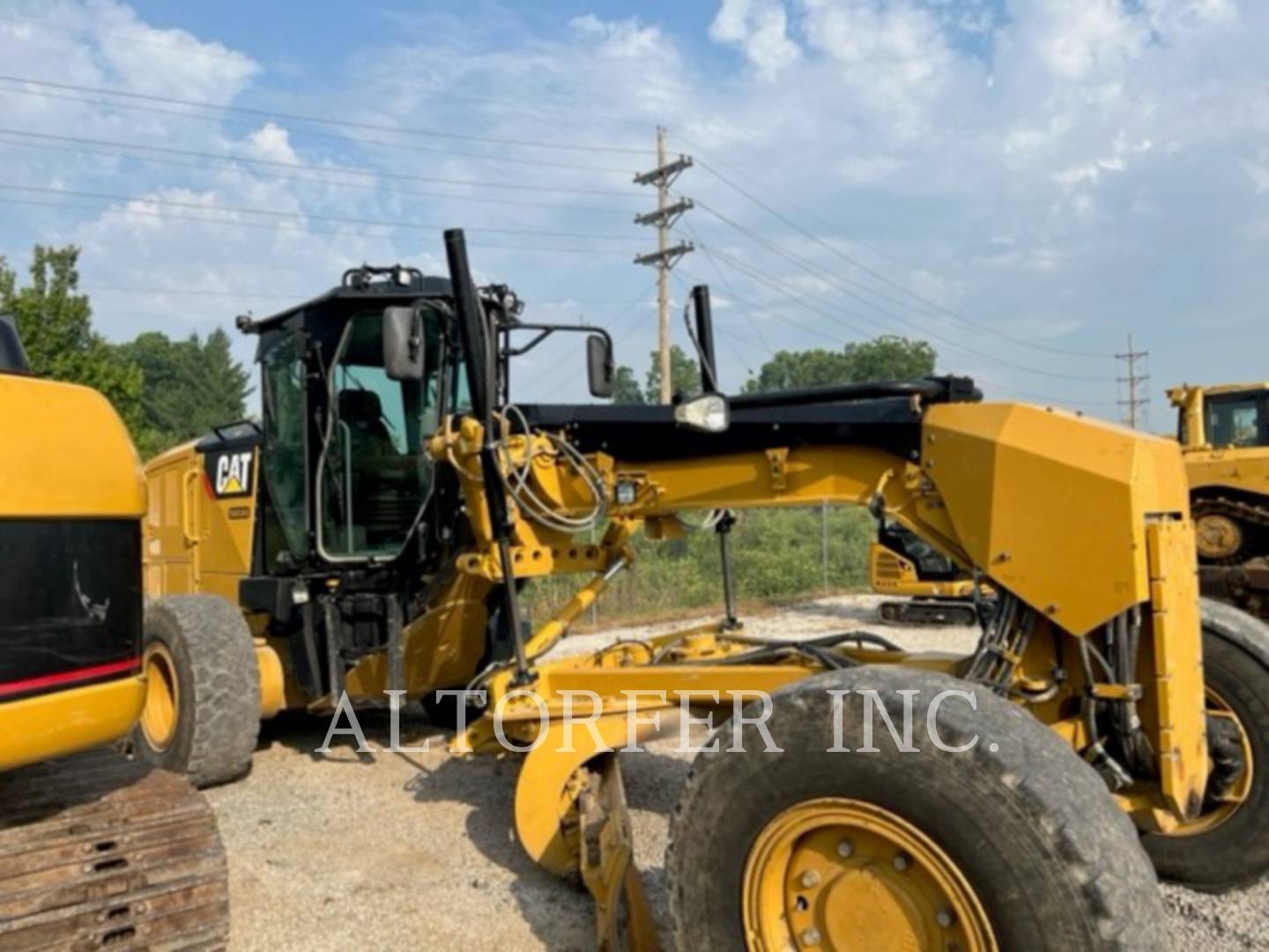 2017 Caterpillar 12M3 AWD Grader - Road