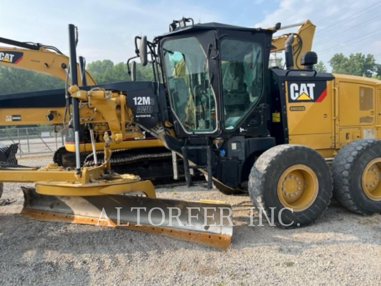 2017 Caterpillar 12M3 AWD Grader - Road