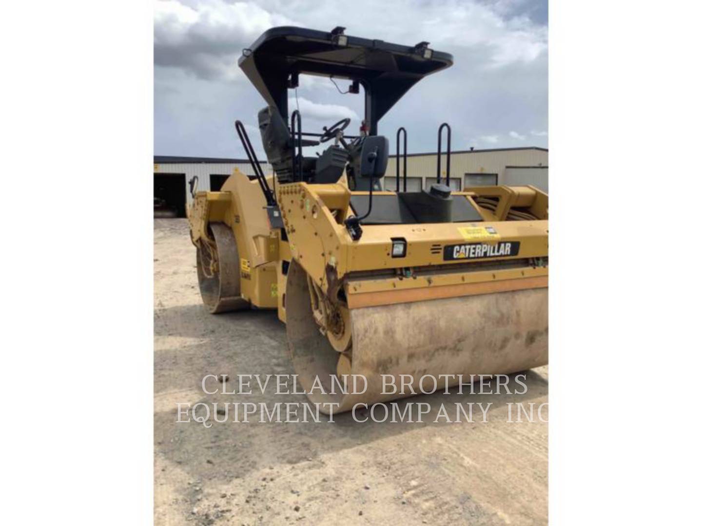 2013 Caterpillar CB64 Compactor