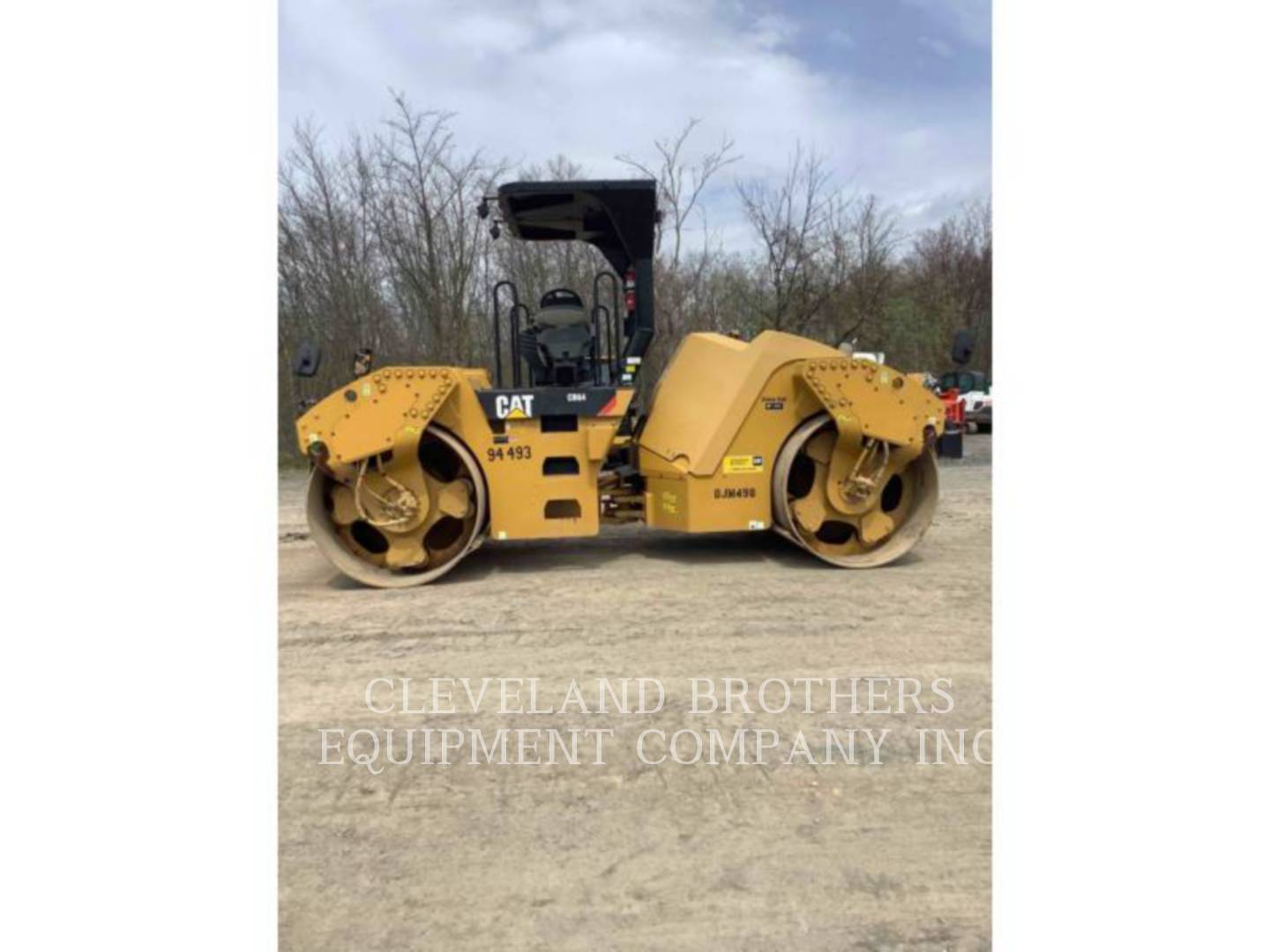 2013 Caterpillar CB64 Compactor