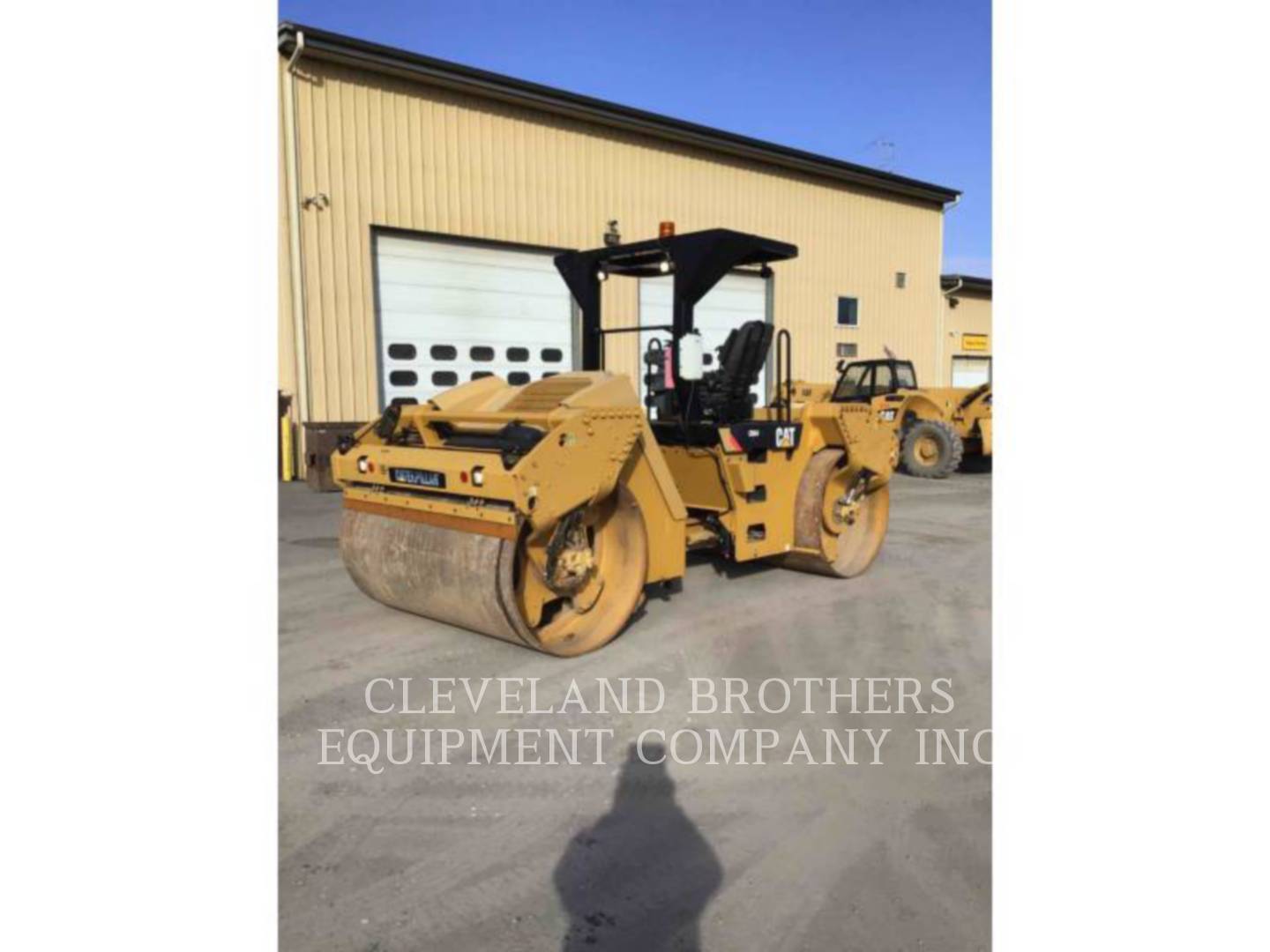 2014 Caterpillar CB64 Compactor