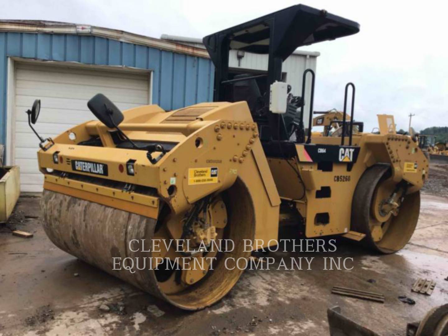 2015 Caterpillar CB64 Compactor