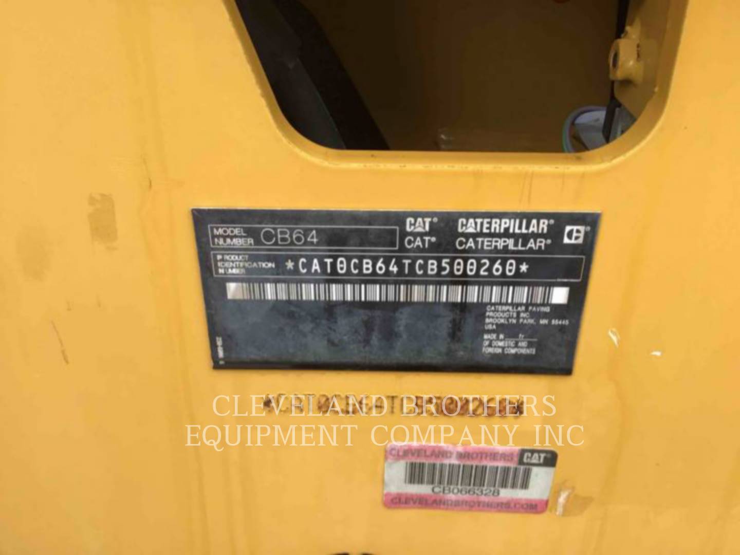 2015 Caterpillar CB64 Compactor