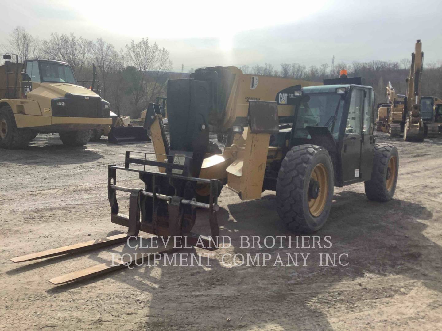 2015 Caterpillar TL1055C TeleHandler