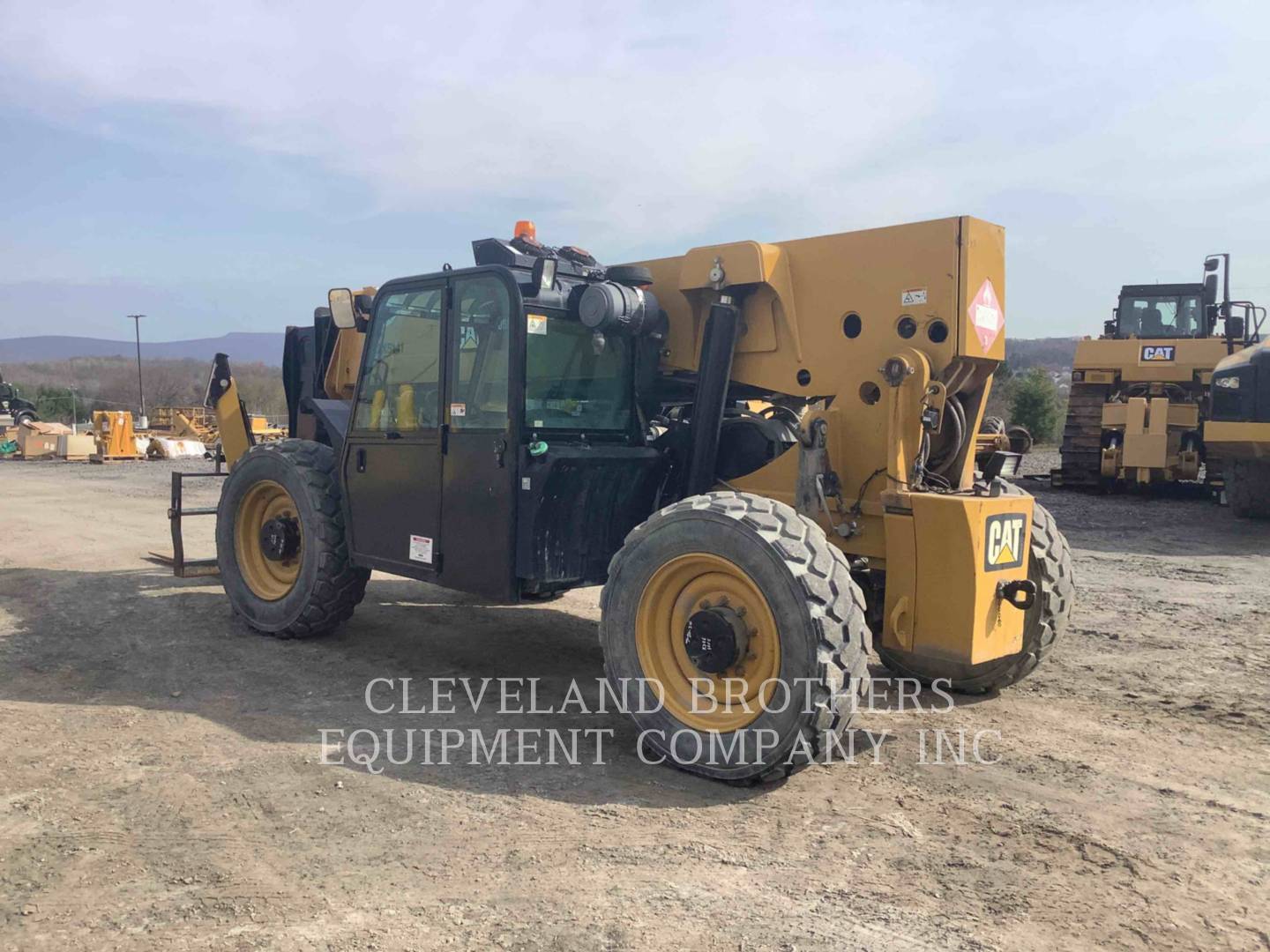 2015 Caterpillar TL1055C TeleHandler