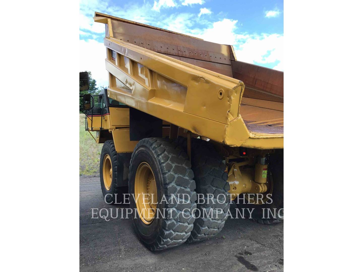 2001 Caterpillar 777D Truck