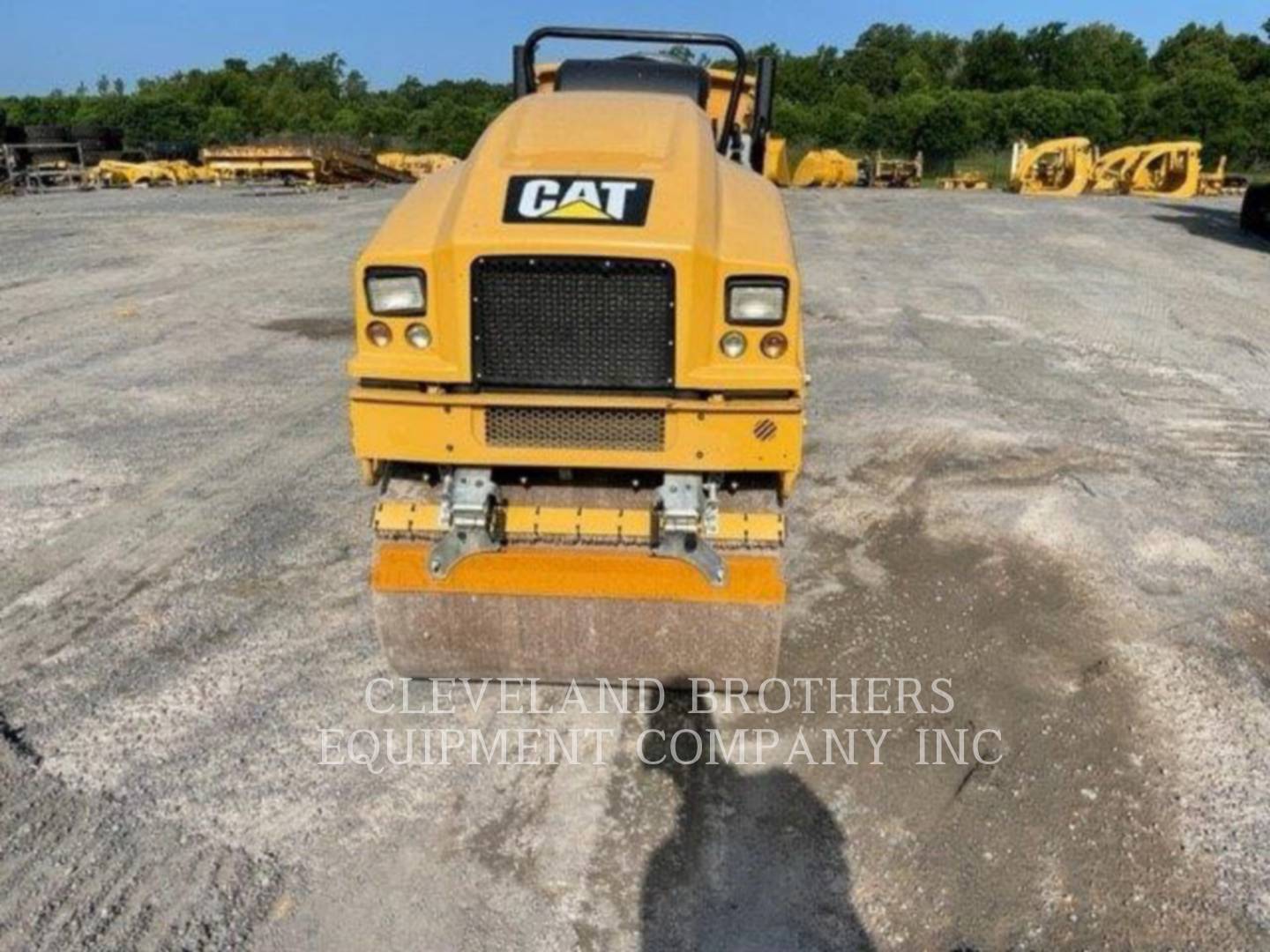 2019 Caterpillar CB22B Compactor