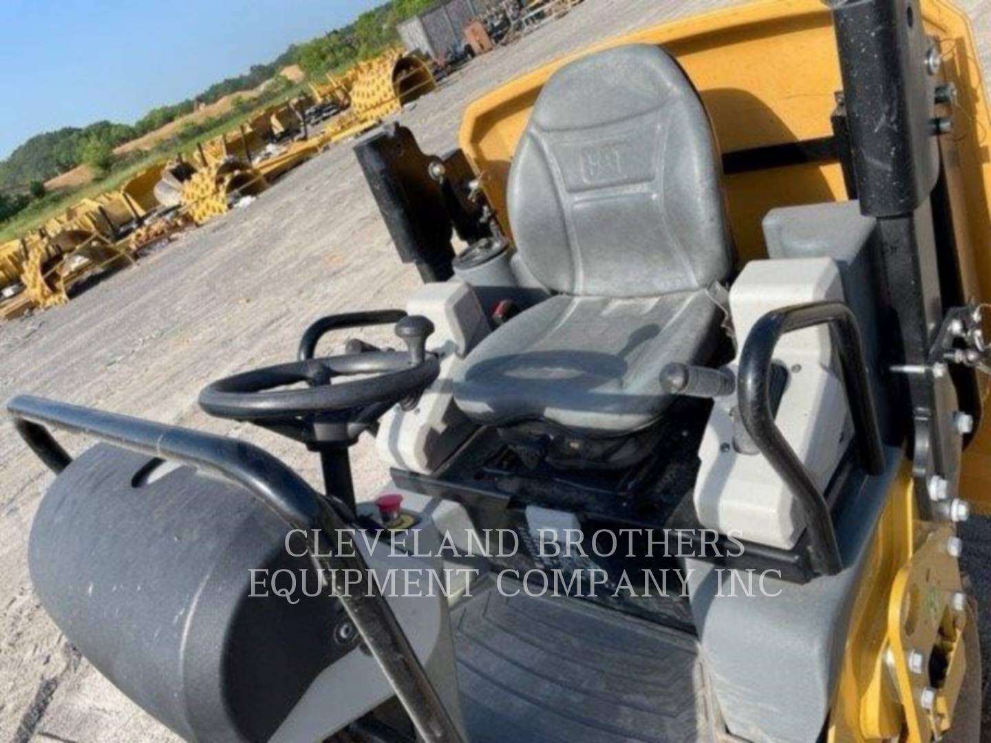 2019 Caterpillar CB22B Compactor