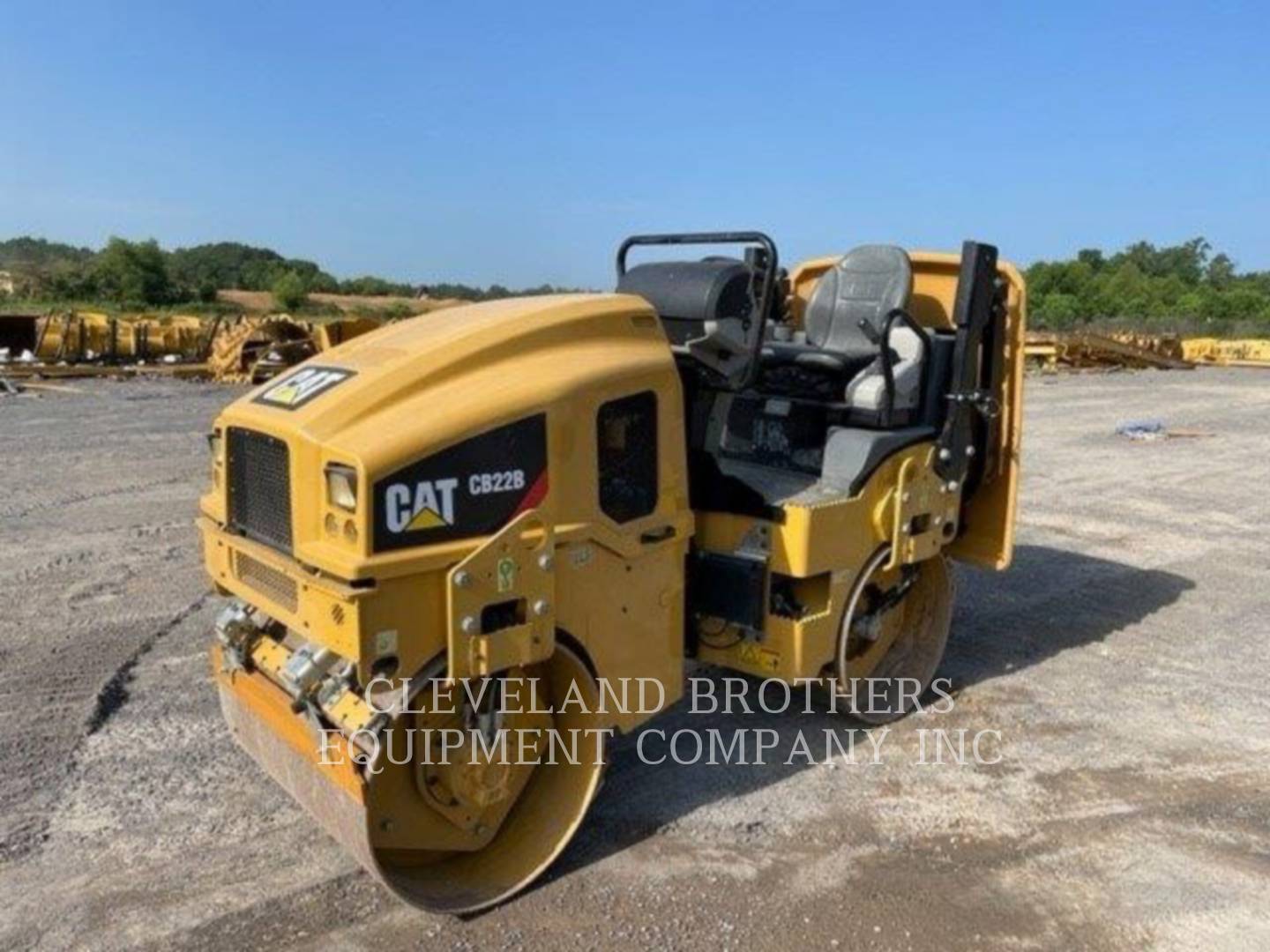 2019 Caterpillar CB22B Compactor