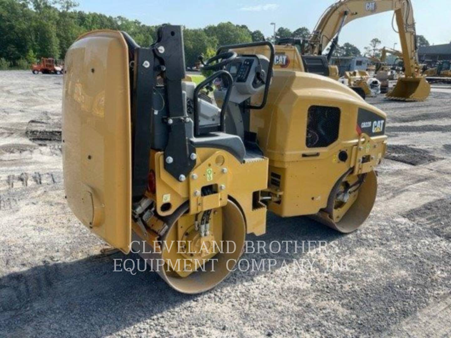 2019 Caterpillar CB22B Compactor