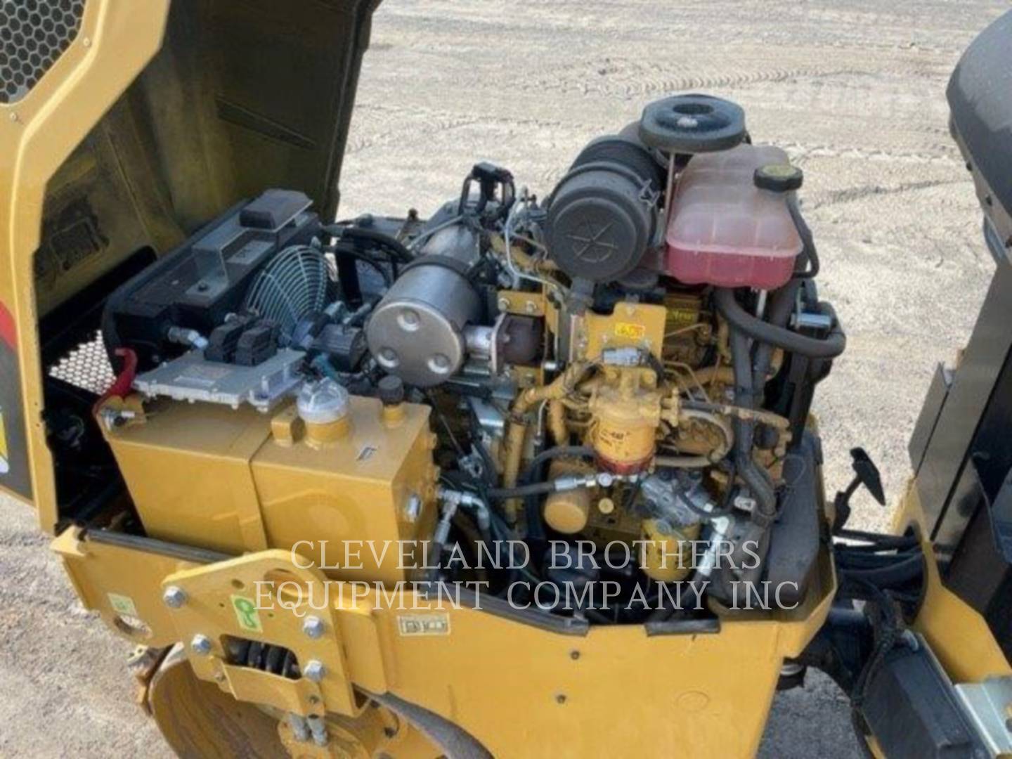 2019 Caterpillar CB22B Compactor