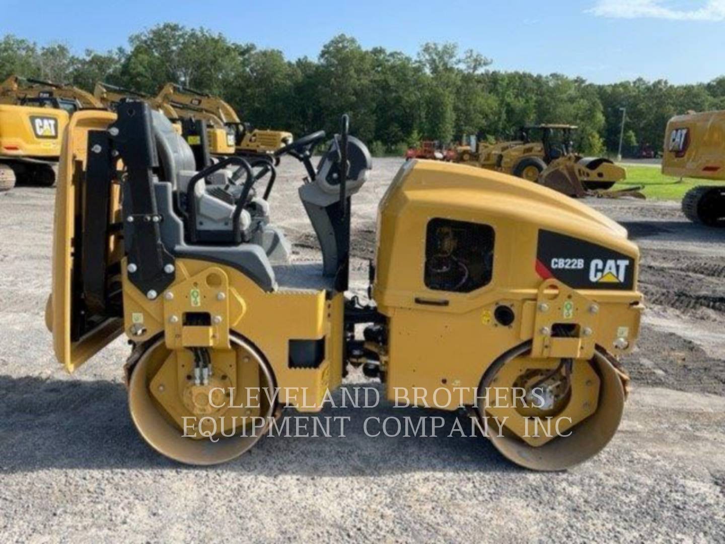 2019 Caterpillar CB22B Compactor