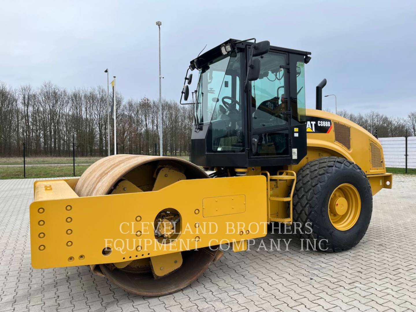 2013 Caterpillar CS68B Compactor