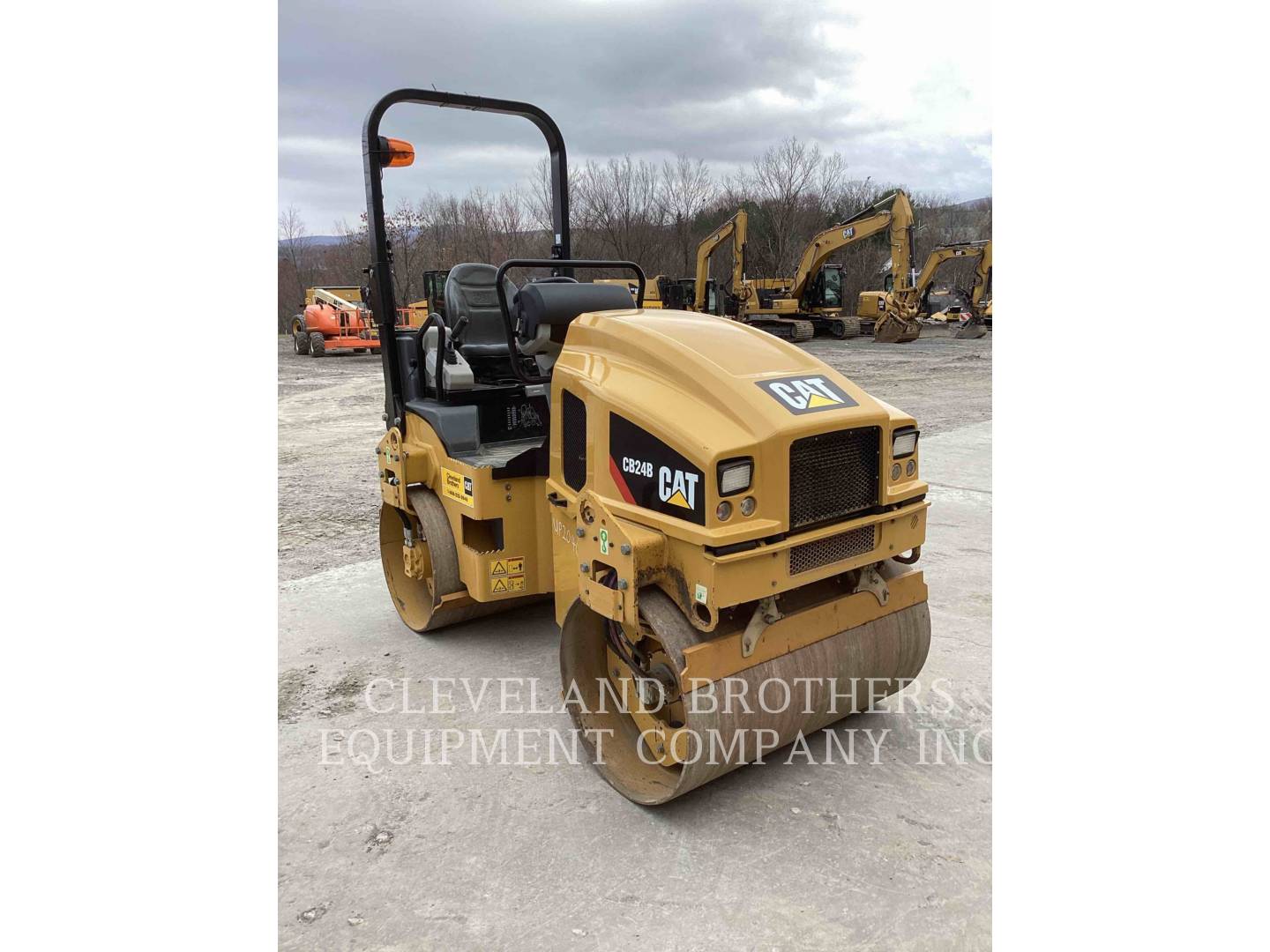 2020 Caterpillar CB24B Compactor