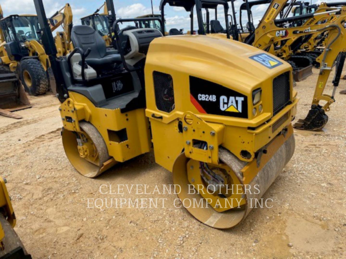 2018 Caterpillar CB24B Vibratory Double