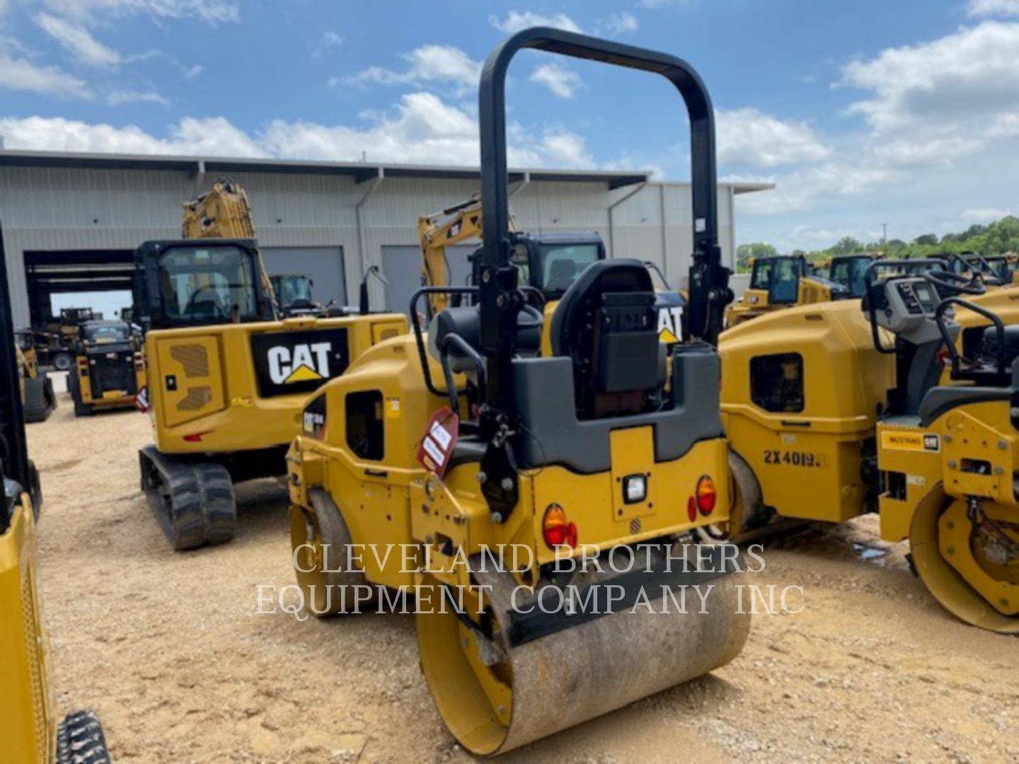 2018 Caterpillar CB24B Vibratory Double